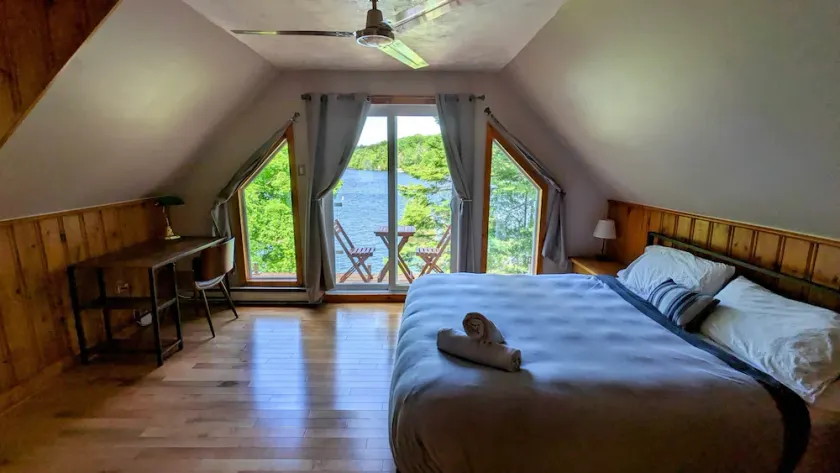 Le Sanctuaire de L'artisan Luxury Waterfront Accommodation - Image 1