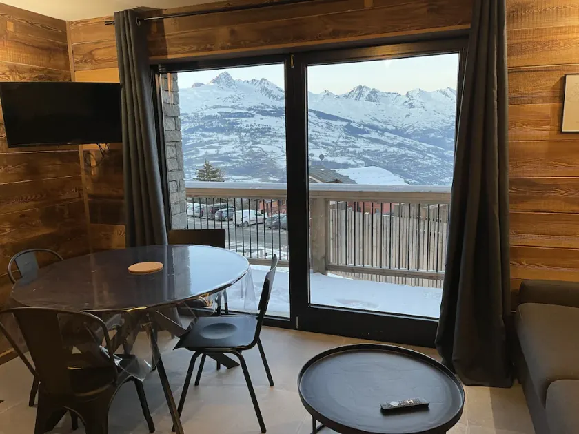 4 person flat at the foot of the slopes and 6 minutes walk from the town centre - Image 1