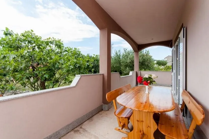 Apartments Mladen - Image 1