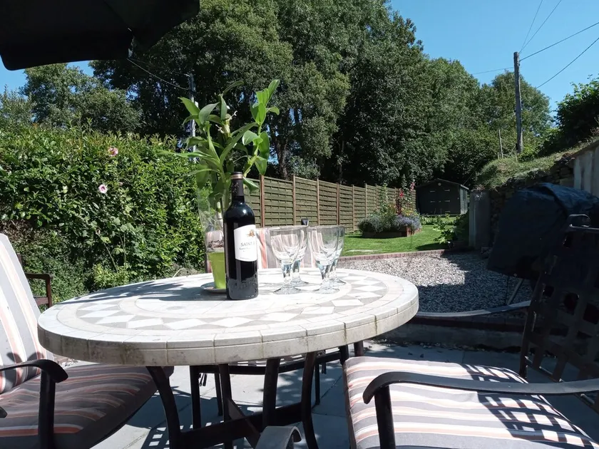 Leat Cottage, Lifton - a perfect Devon escape - Image 1