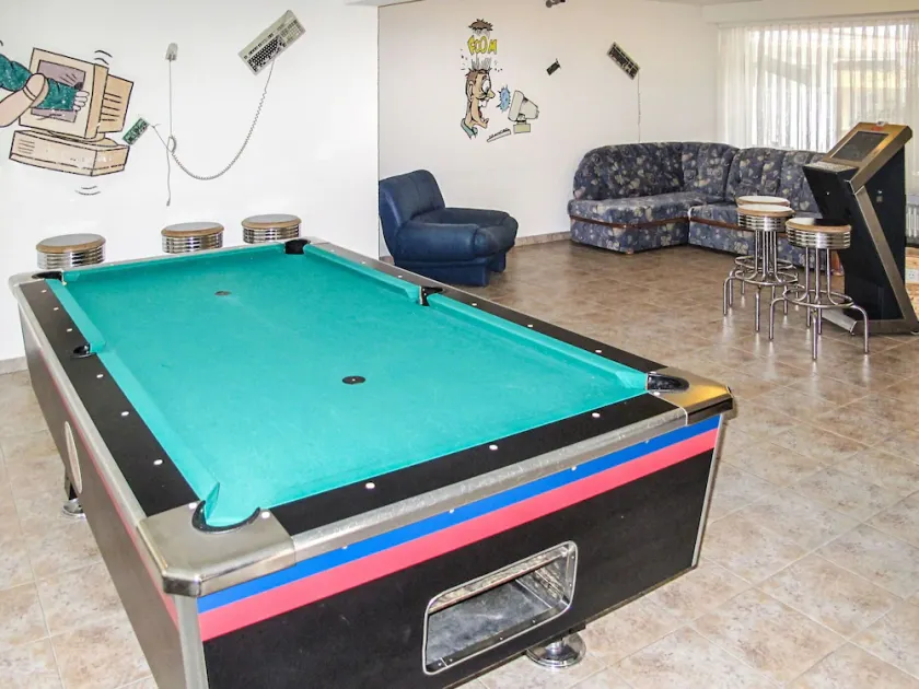 Angenehme Wohnung in einem Ferienhaus für 6 Gäste mit Pool, TV und Terrasse - Image 1
