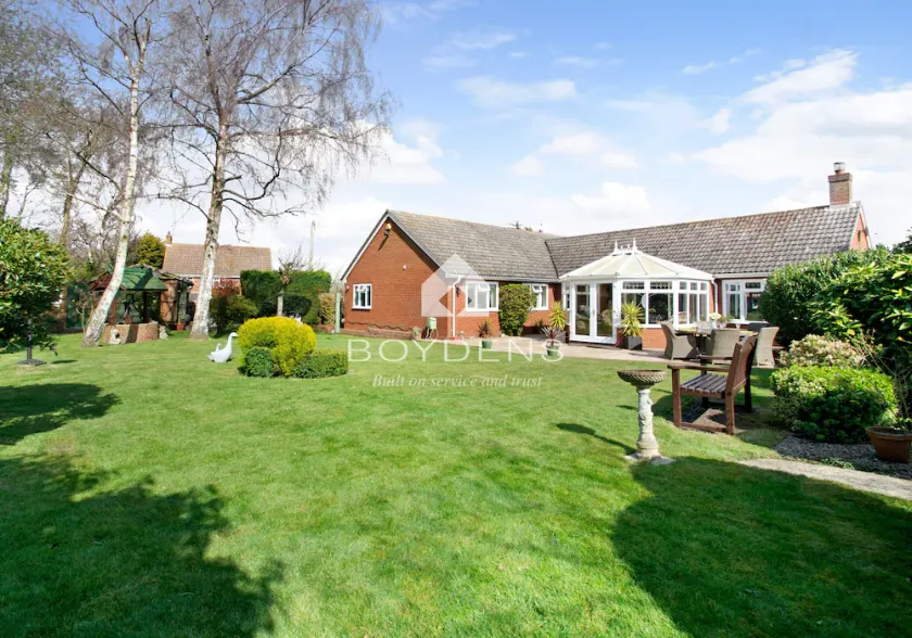 Wix, with its rolling countryside and reputation as a peaceful village, perfect for a rural stay - Image 1