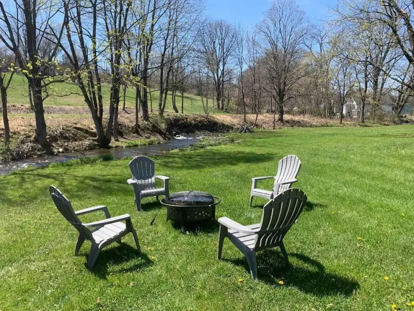 Wineries, Hiking, skiing  and fishing minutes from house - Image 1
