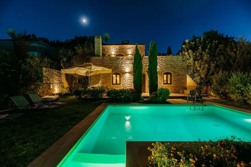 Stone Villa de lujo: piscina y vistas al mar y el cuidado de Alemán y Especiales de Primavera! - Image 1