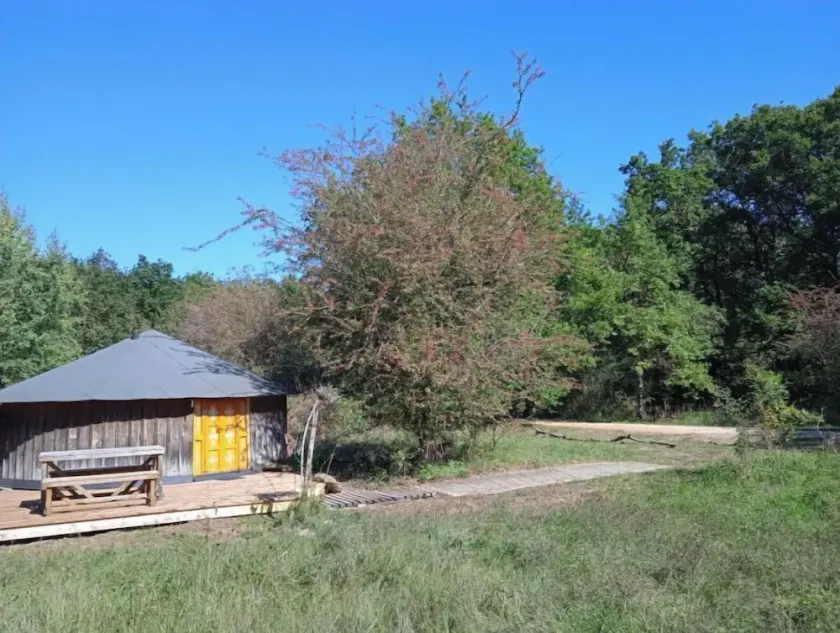 Wooden yurt La Citrolle in Le Thoureil, Maine & Loire - Image 1