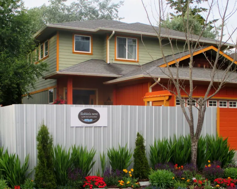 Dove's Perch, An efficiency Studio at Robin's Nest Inn - Image 1