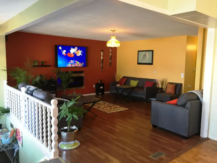 Tout le bungalow de Niagara Falls est à quelques minutes de toute l'aventure et du plaisir - Image 1