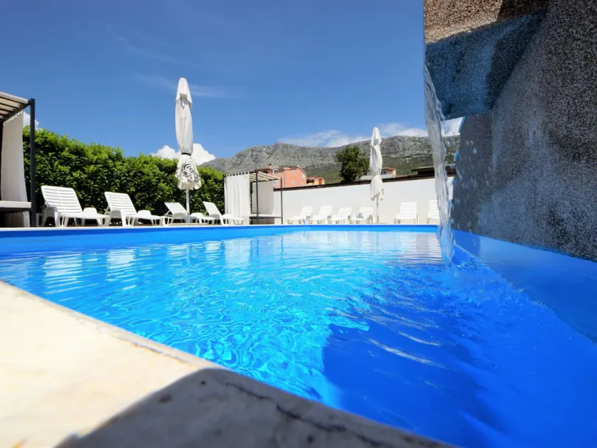 Wunderbares alleinstehendes Ferienhaus mit privatem Pool,  W-LAN, Klimaanlage, TV und Terrasse - Image 1