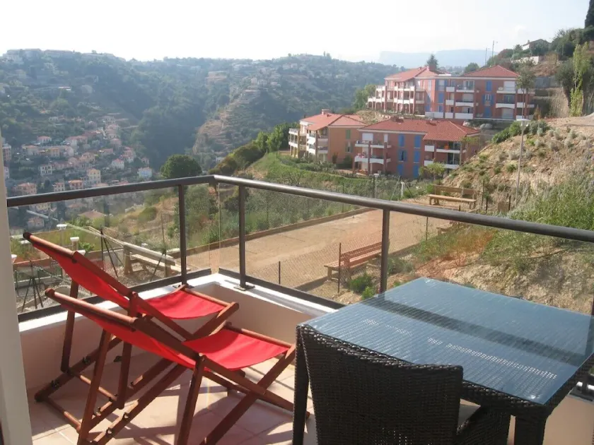 1 Bedroom apartment with swimming pool - Image 1