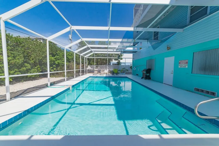 6 minutes to Beach! Screened-in and Heated Pool! - Seahorse Cove - Image 1