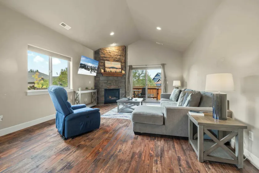 Hot-tub Pet-friendly minutes to Downtown - Image 1