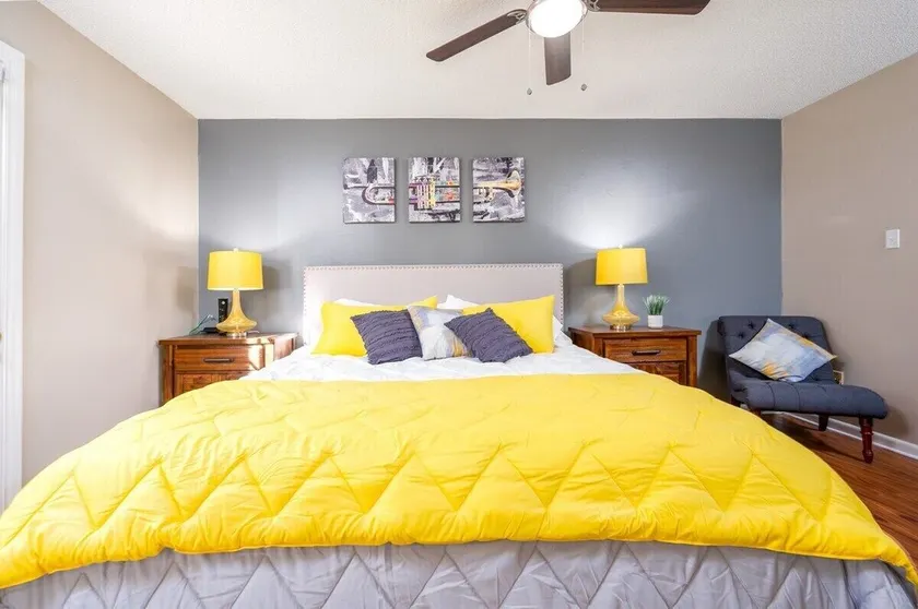 Nurse Ready• Wifi • Smart TV • Kitchen • Pets •W/D - Image 1