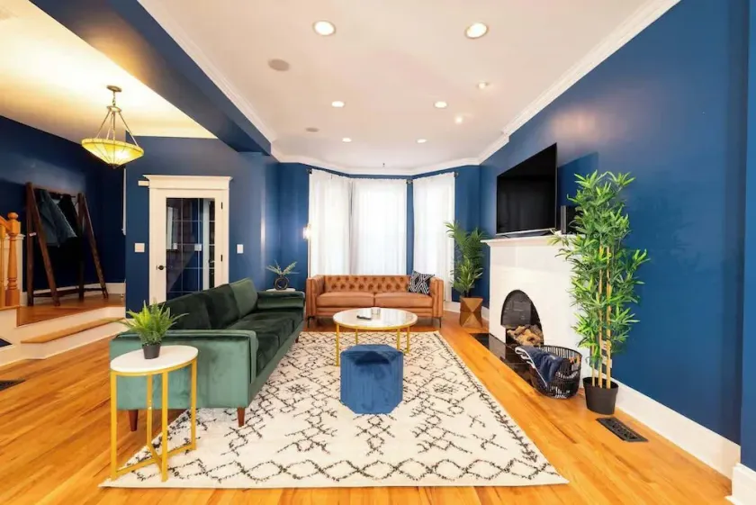 Spacious House ~3min walk WrigleyField~Free Prkg - Image 1