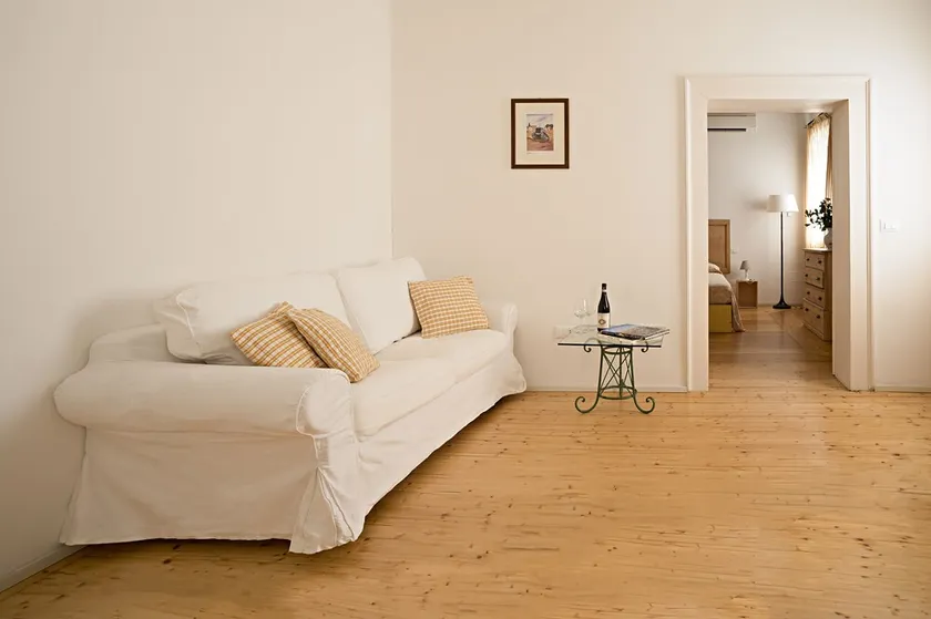 Apartment Court - Image 1