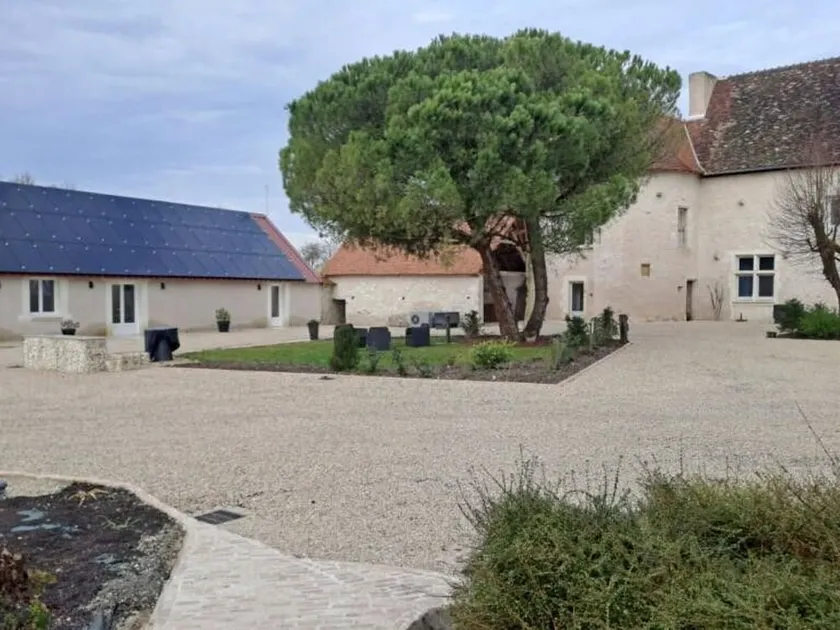 Charming Renovated 11th-Century Cottage near Brenne Ponds - Sleeps 6, Terrace, BBQ, WiFi - Image 1