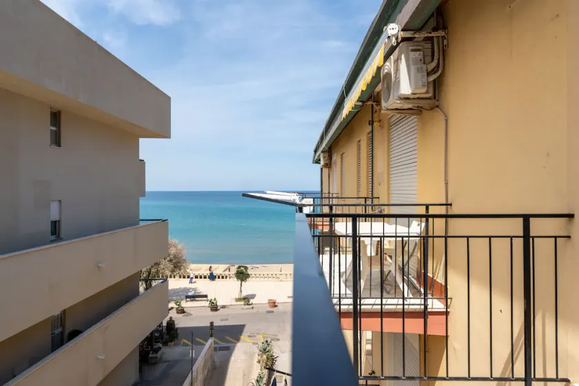 B&B Le Suites di Costanza - Image 1