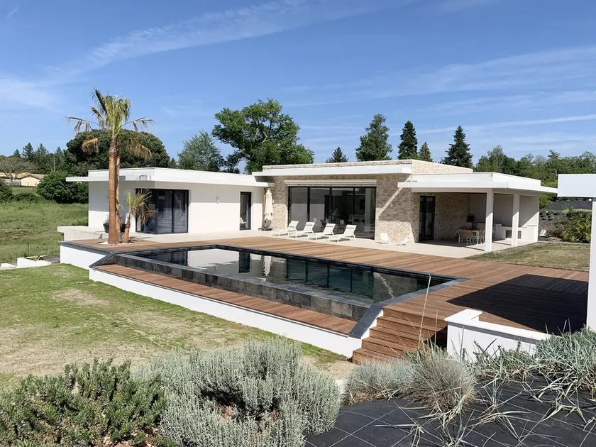 LUXURIOUS ARCHITECT VILLA with OVERFLOW SWIMMING POOL and FOREST VIEW - Image 1