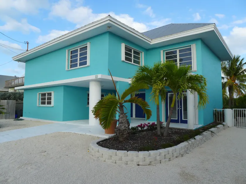 Sombrero Beach Pool Home, 3 Schlafzimmer, 3 Bäder Haus mit Pool, Jacuzzi & Dock! - Image 1