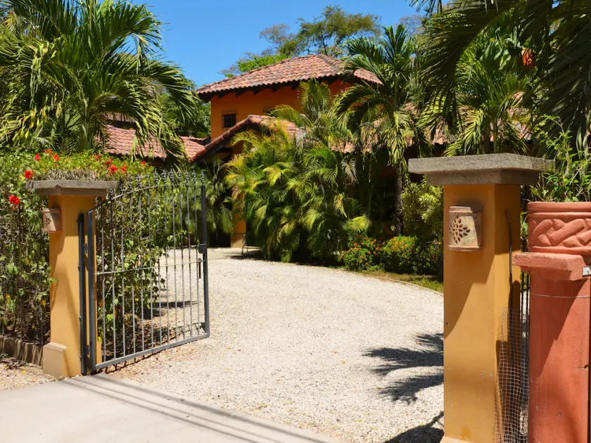 4 Br/4 Bath Spectacular Luxury Home In a Gated Community, Across From Beach. - Image 1