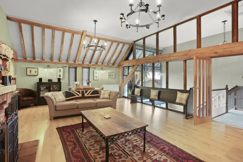 Location insolite conviviale et familiale avec jardin | Vue lac | Avec animaux admis - Image 1