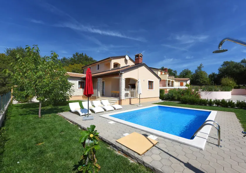 House 598/1443 (Istria - Sveti Lovreč), 18000m from the beach - Image 1