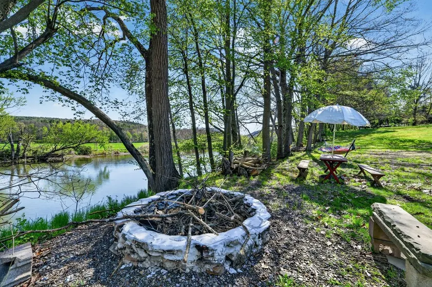 Unadilla Riverfront Oasis 3br Sleeps 8 3 Bedroom Home - Image 1