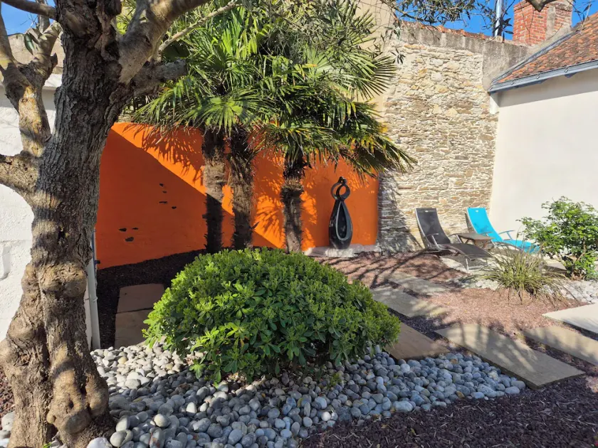 Fully renovated house, all comforts, near beach, free wi-fi access. - Image 1