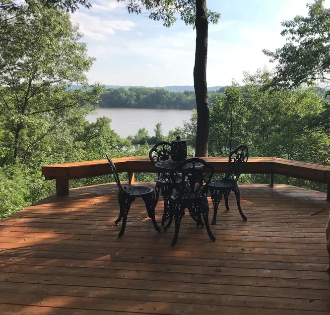 The Hager House - Mississippi River View - Pet Friendly - Outdoor Paradise - Image 1