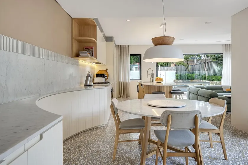 Luxe family home w/pool near City and Darling Harbour - Image 1