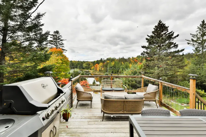 🌿 Boho-rustic retreat in nature with panoramic lakefront & mountain views - Image 1