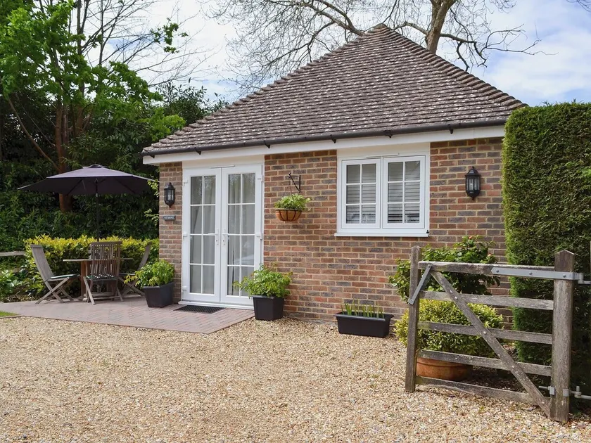 1 bedroom accommodation in Cuckfield, near Haywards Heath - Image 1