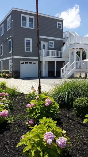 1.5 blocks to the Beach newly remodeled duplex - Image 1