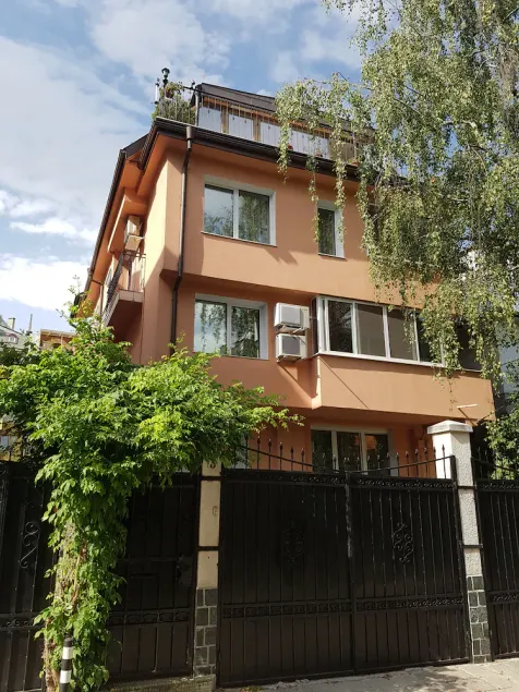 Alemex Apartment, Two Bedroom & Parking Space - Image 1