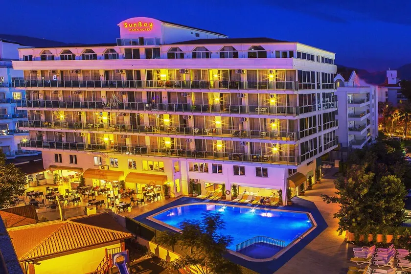 Sunbay Park Hotel - Image 1