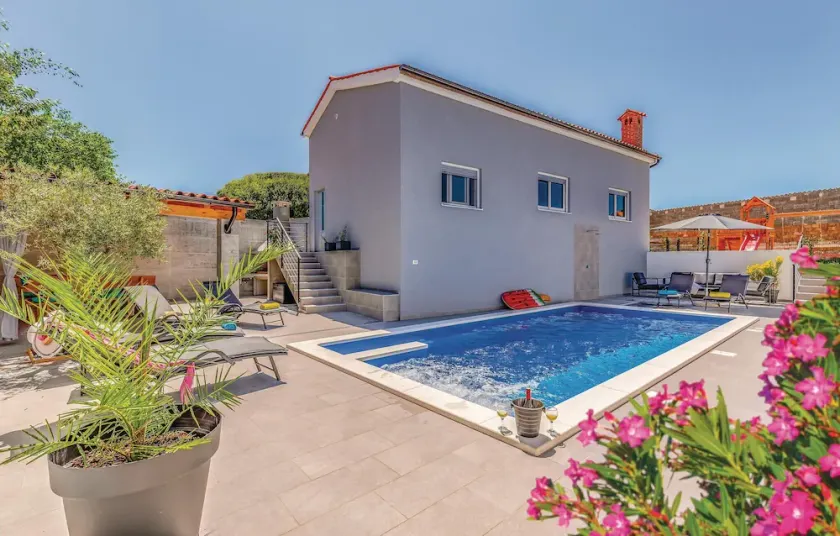 Nice Apartment In Pula - Image 1