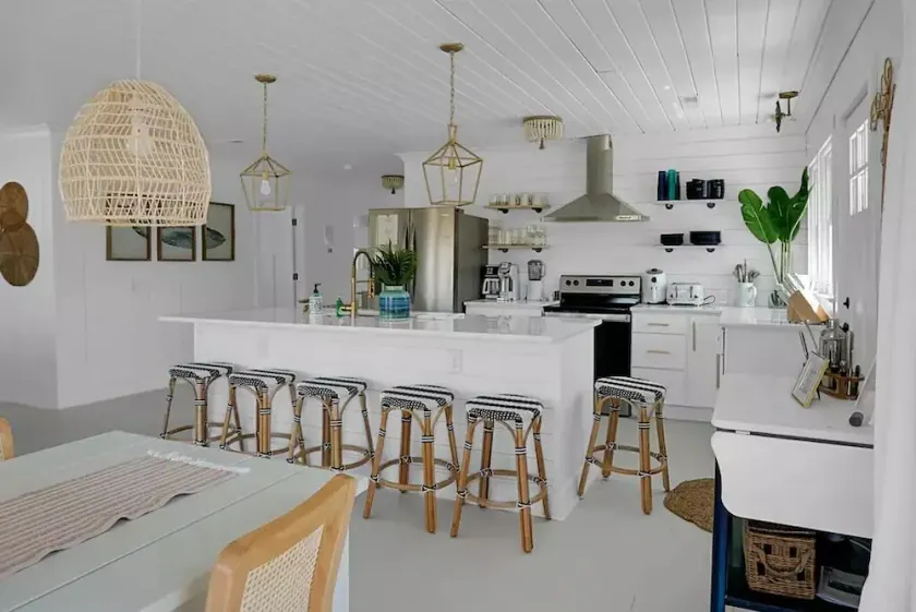 Ocean's Eleven Edisto - Cozy Cottage 1 block from the beach! - Image 1