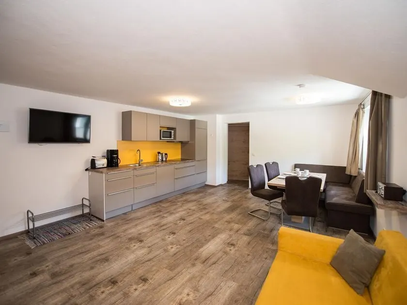 Apartamento / Superior con balcón / Apartamento 9 - Renate House - Image 1