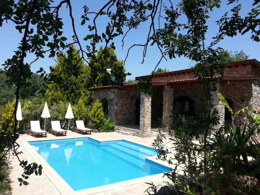 Villa Amara is a cosy stone build holiday retreat with private pool and garden. - Image 1