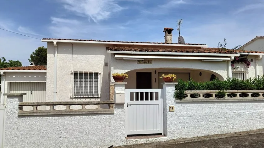 House with comunity pool for 5 or 6 poeple approx 1500 m from the beach - Image 1