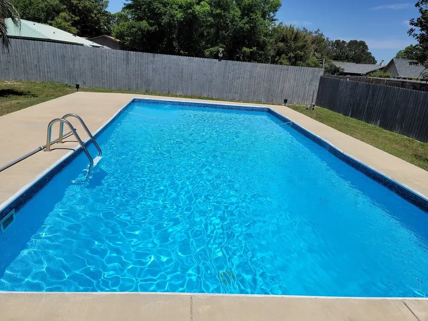 Lovely Oasis with private swimming pool 3,6,8 f deep  - Image 1