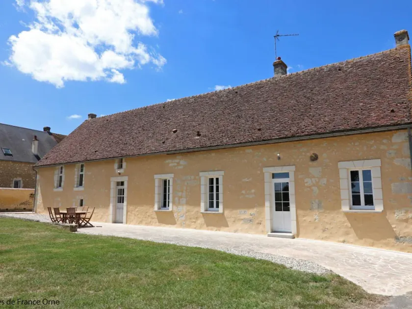 Spacious Percheron farmhouse with garden and optional spa - Image 1
