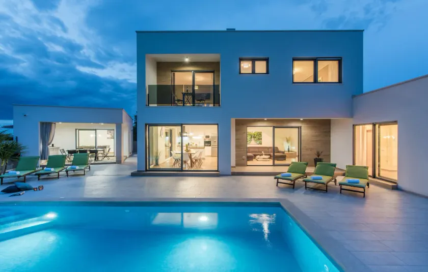 Modern Villa OL&JU for 9 persons in Pula only 1.5 km from the beach with Pool Heating - Image 1