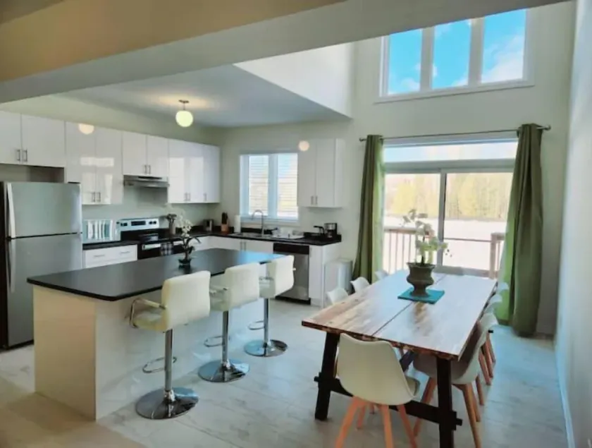 Perfect Large 4 bedroom 3 bathroom, Blue Mountain, Wasaga Beach Loft resort! - Image 1