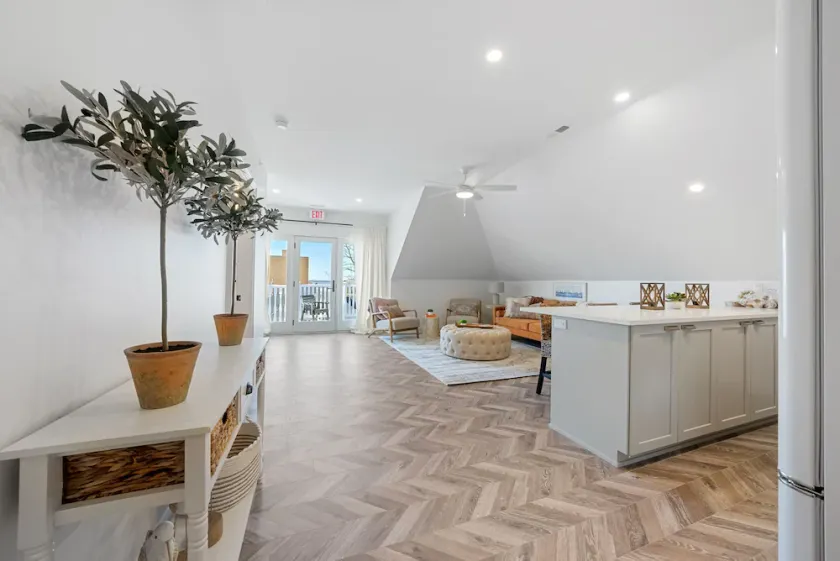 Boutique Style Condo Near Downtown Waterfront - Image 1