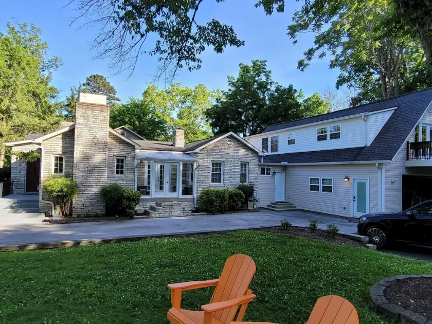 Luxury Historic North Hills Home - Image 1