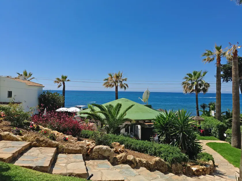 Appartement en bord de mer avec une vue imprenable et récemment rénové avec WiFi et int. Téléviseurs - Image 1