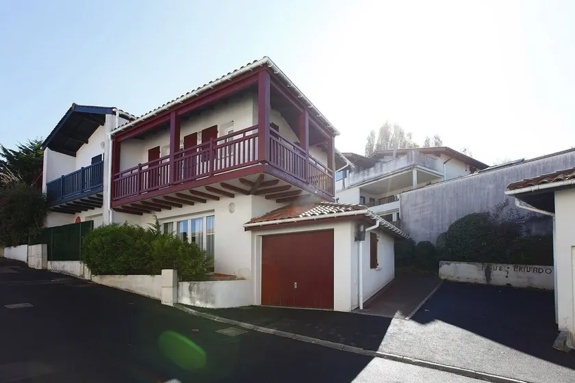 Fint hus duplex med pool - Image 1