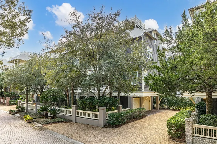 Ocean views from your private roof top deck. Private heated pool. - Image 1