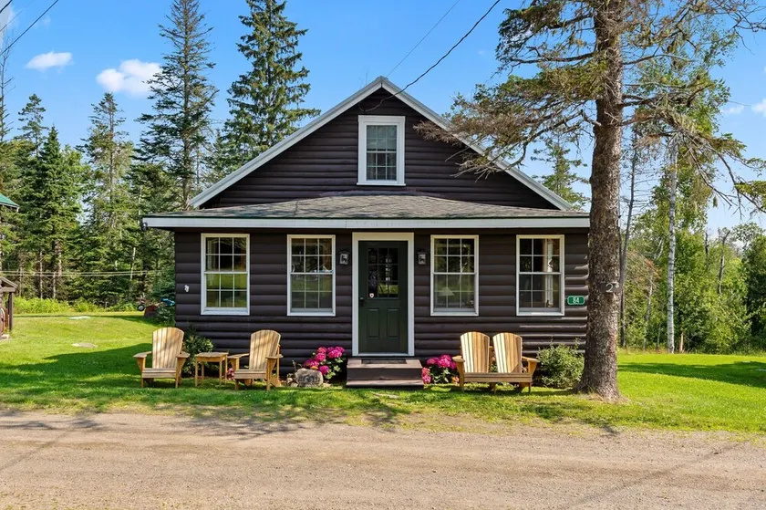 Stor hytte i Rangeley Manor, med fælles adgang til Rangeley Lake. - Image 1