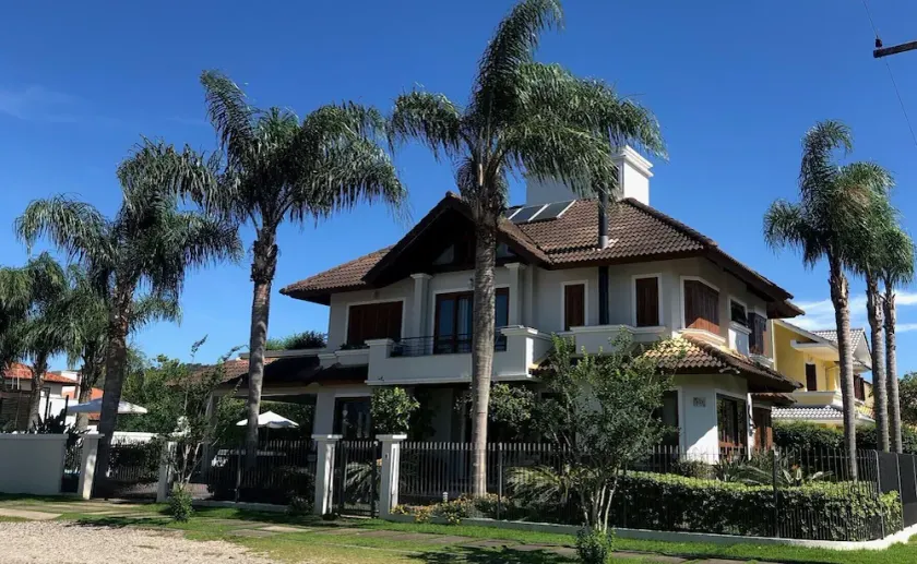 Casa Jurere Inter 26 to 28/02 R$2490 a day 17 people 6 bedrooms pool! - Image 1